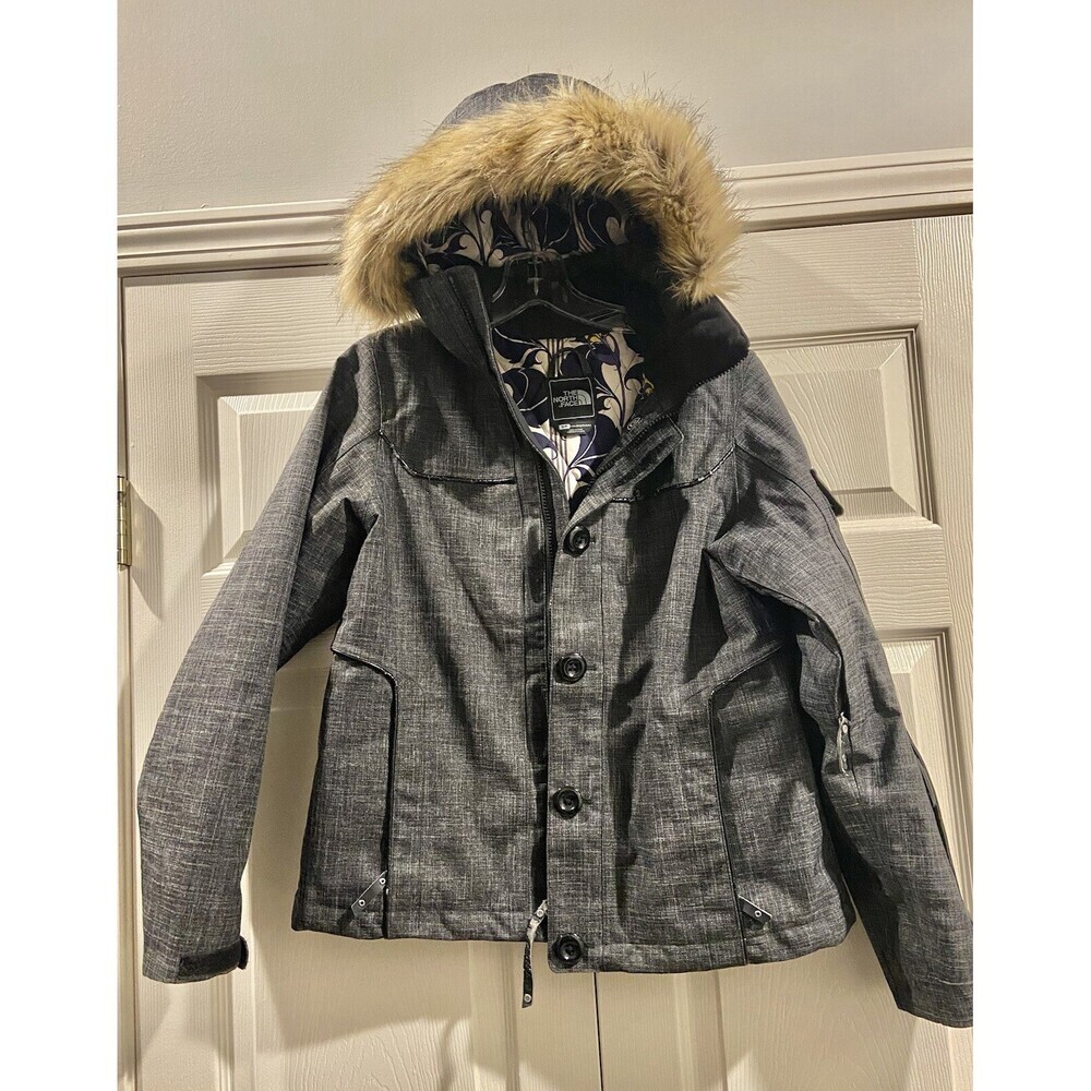 The North Face Light Grey Parka Winter Woman’s Coat size Small